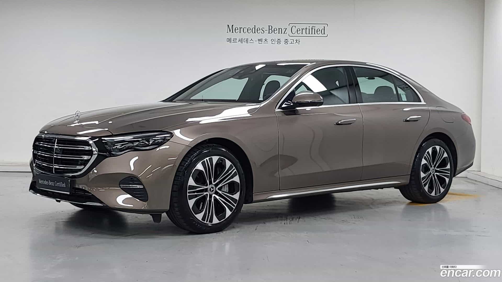 E-Class Mercedes-Benz 2025.8-OUTER-001