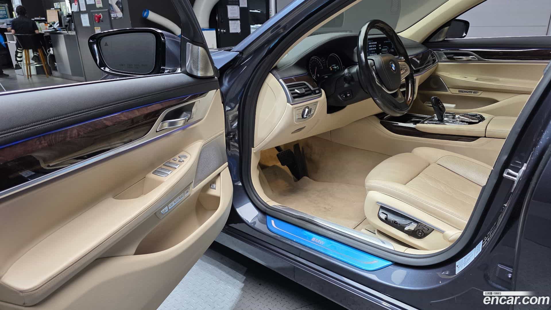 7-Series BMW 2016.7-INNER-010