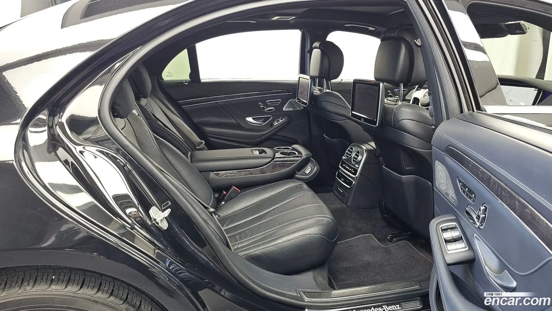 S-Class Mercedes-Benz 2017.1-OPTION-017