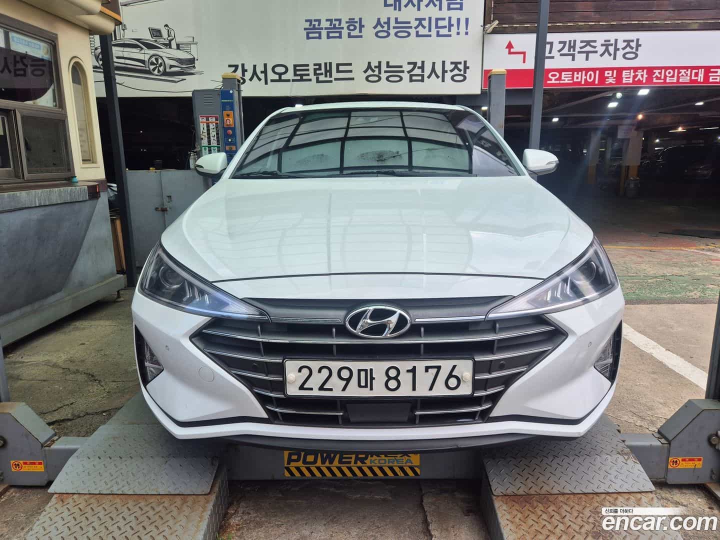 AVANTE Hyundai 2019.10-OUTER-001