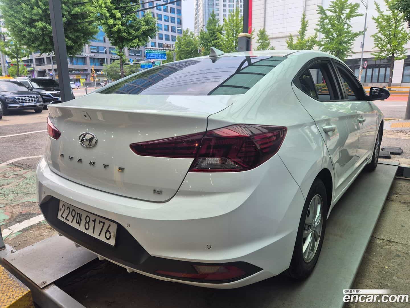 AVANTE Hyundai 2019.10-OUTER-004