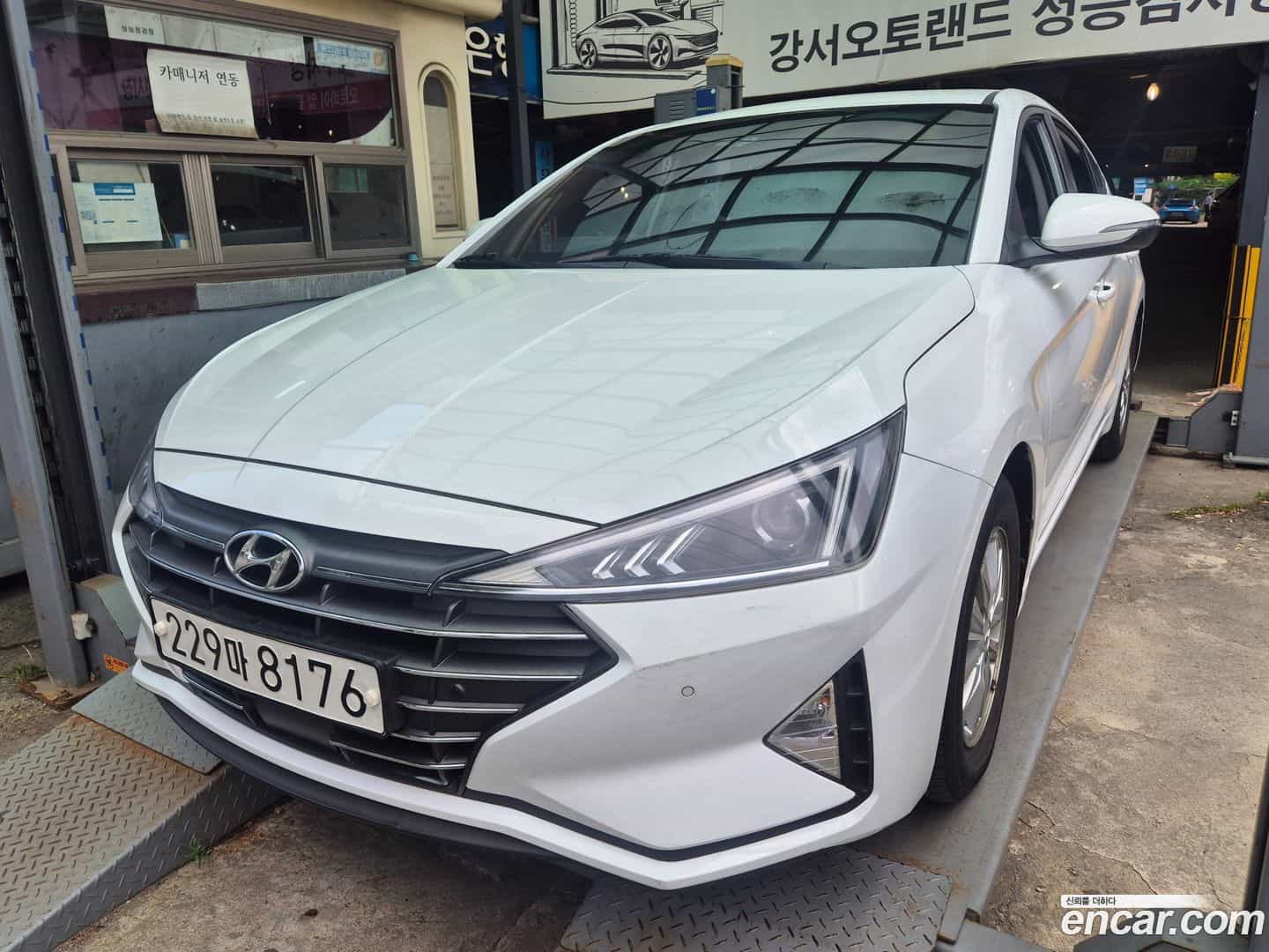 AVANTE Hyundai 2019.10-OUTER-005