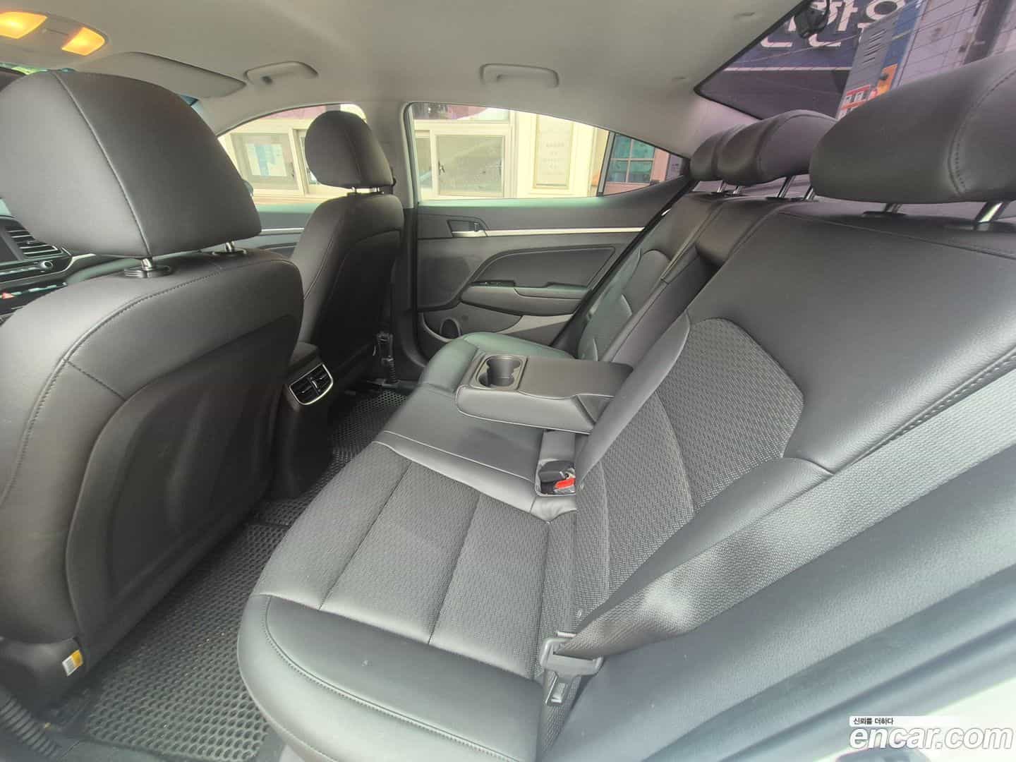 AVANTE Hyundai 2019.10-INNER-010