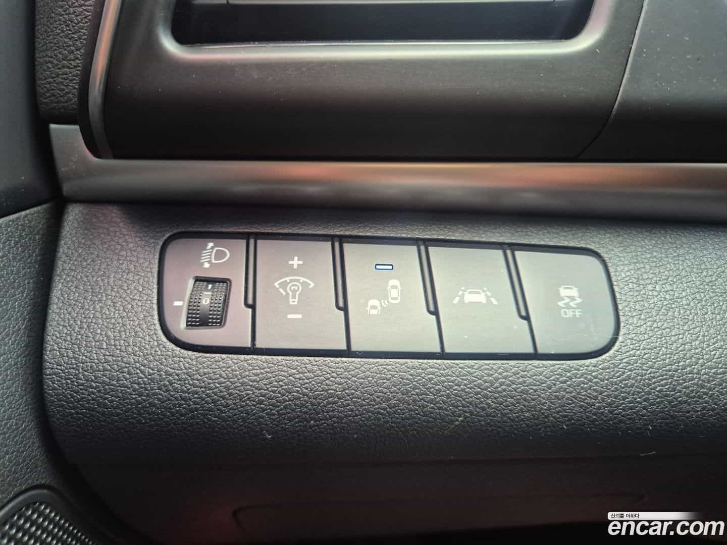 AVANTE Hyundai 2019.10-OPTION-023