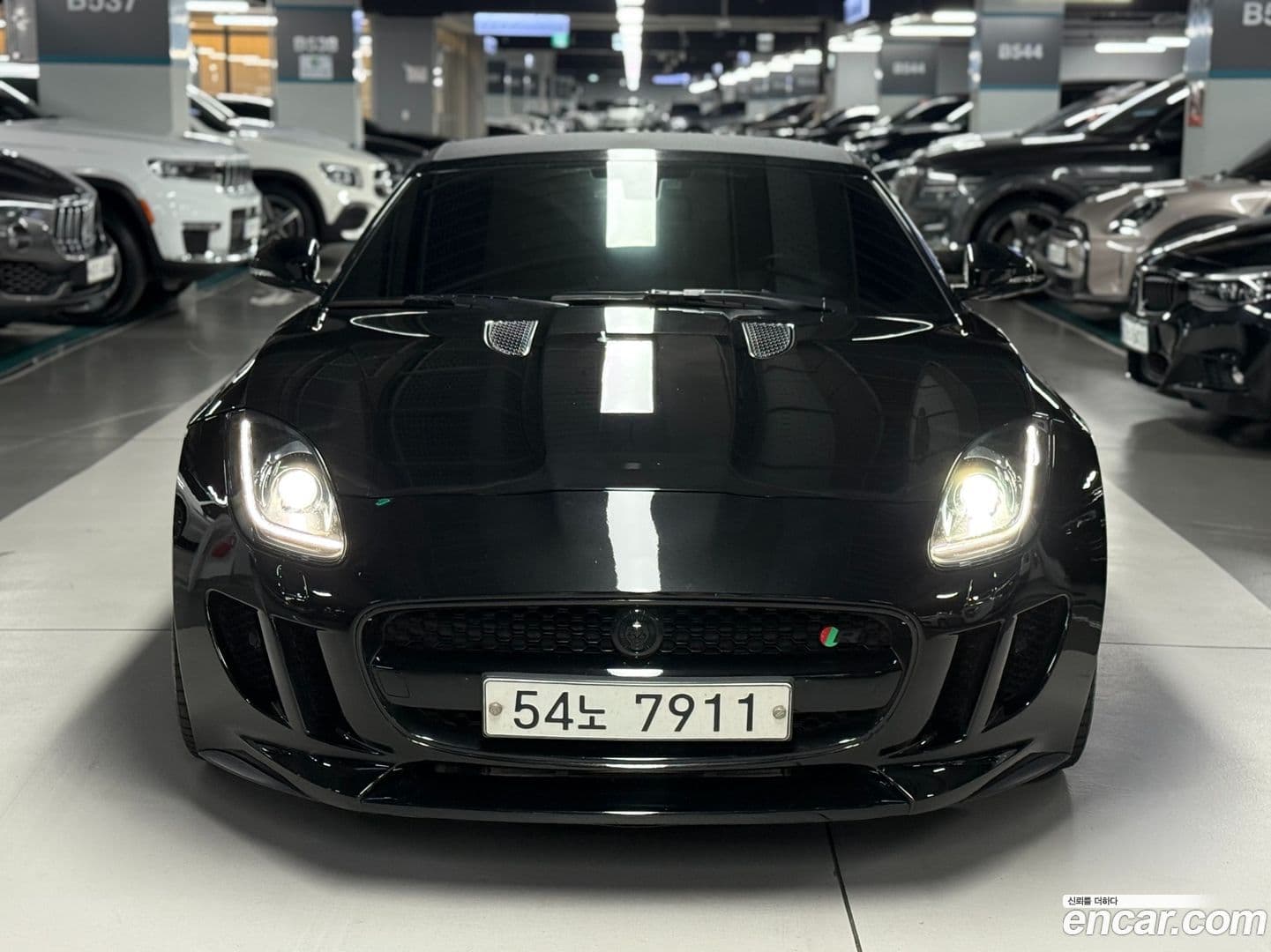Main__Slider__Photo:F-TYPE Jaguar 2015.7-0
