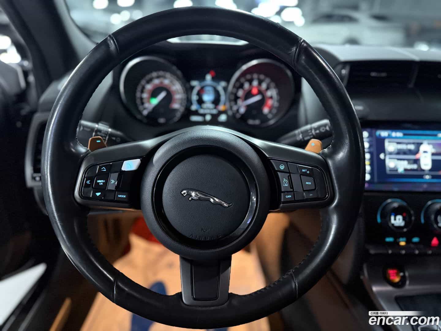 F-TYPE Jaguar 2015.7-INNER-010