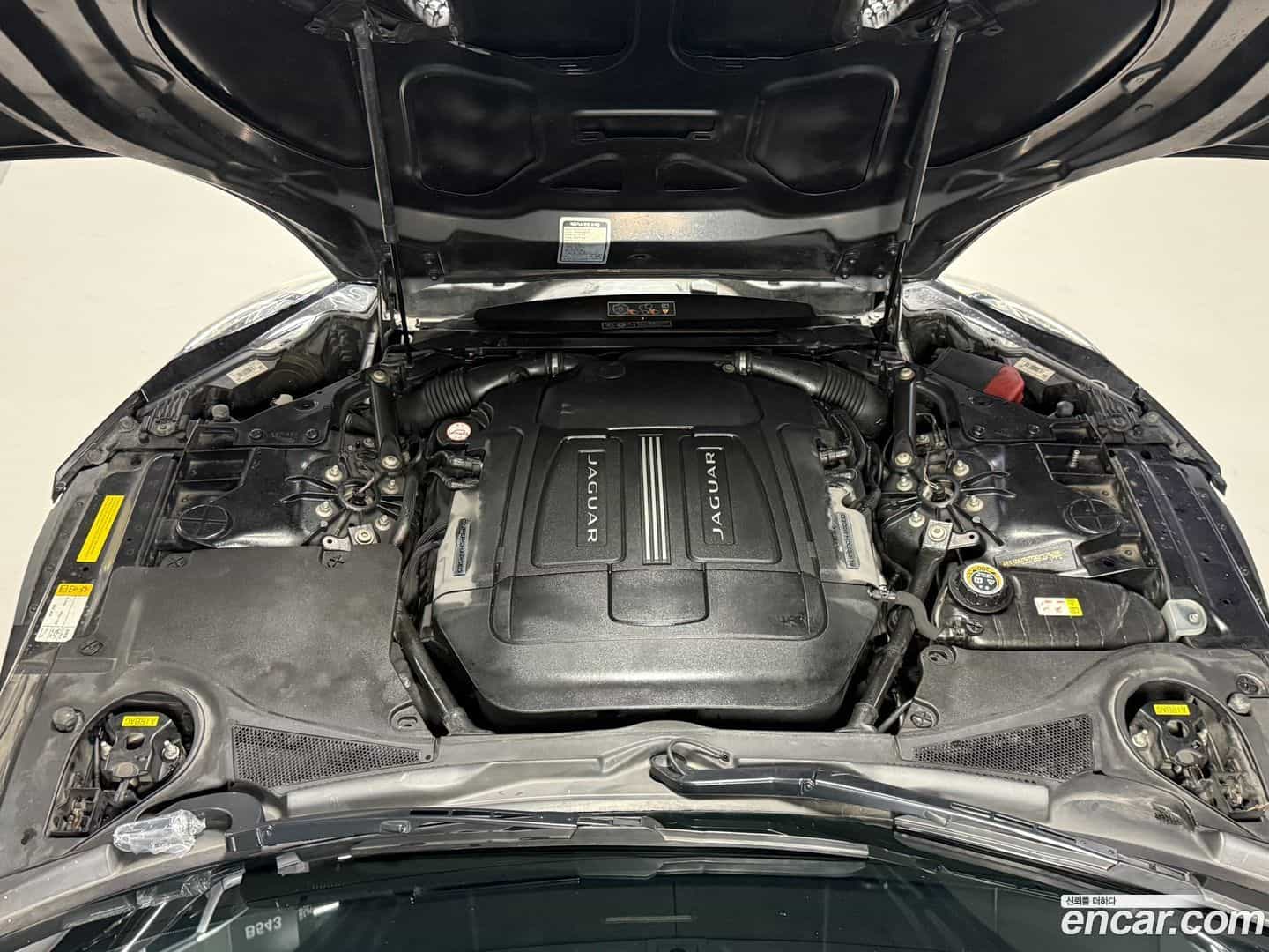 F-TYPE Jaguar 2015.7-OPTION-015