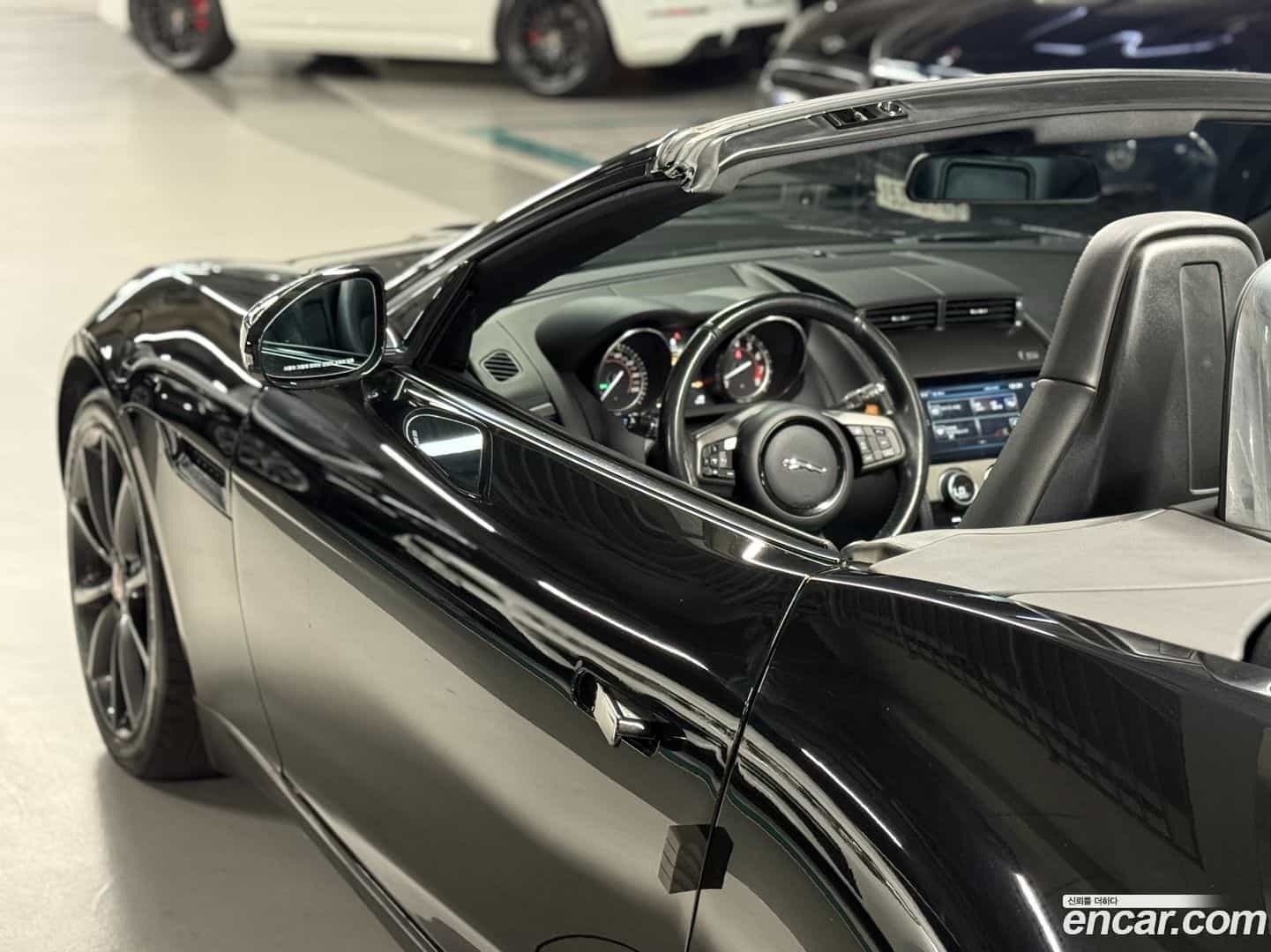 F-TYPE Jaguar 2015.7-OPTION-019
