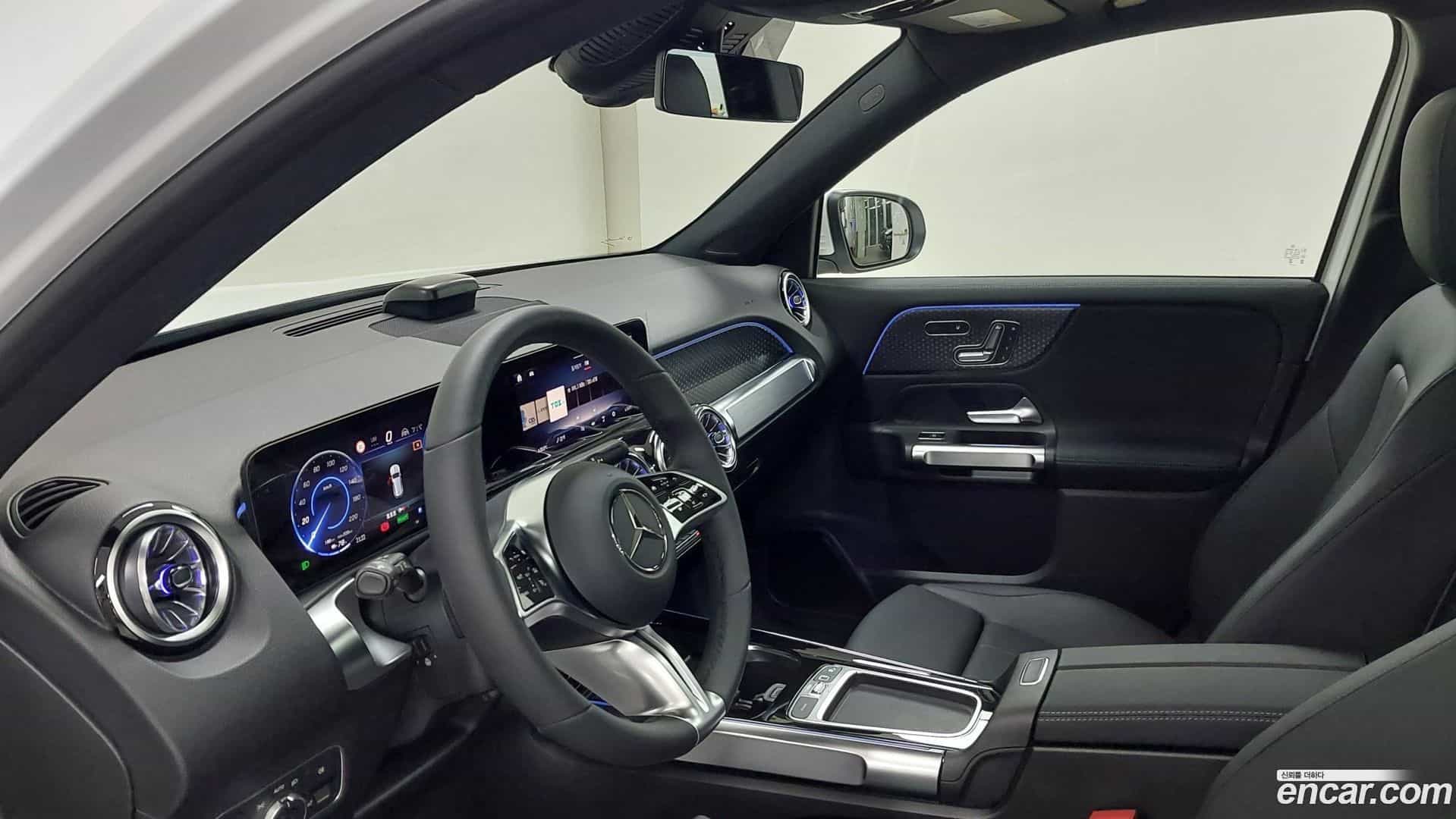 EQB Mercedes-Benz 2025.8-INNER-009