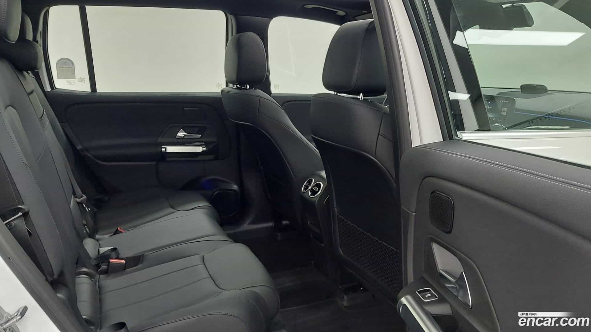 EQB Mercedes-Benz 2025.8-INNER-010