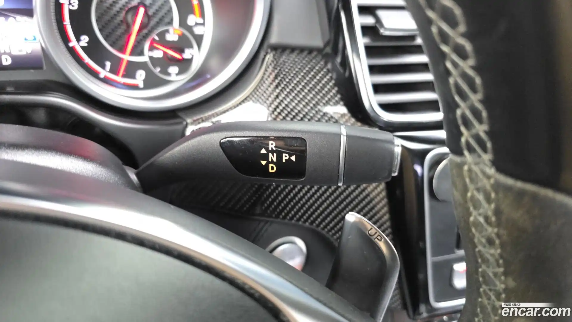 GLE-Class Mercedes-Benz 2017.2-INNER-009