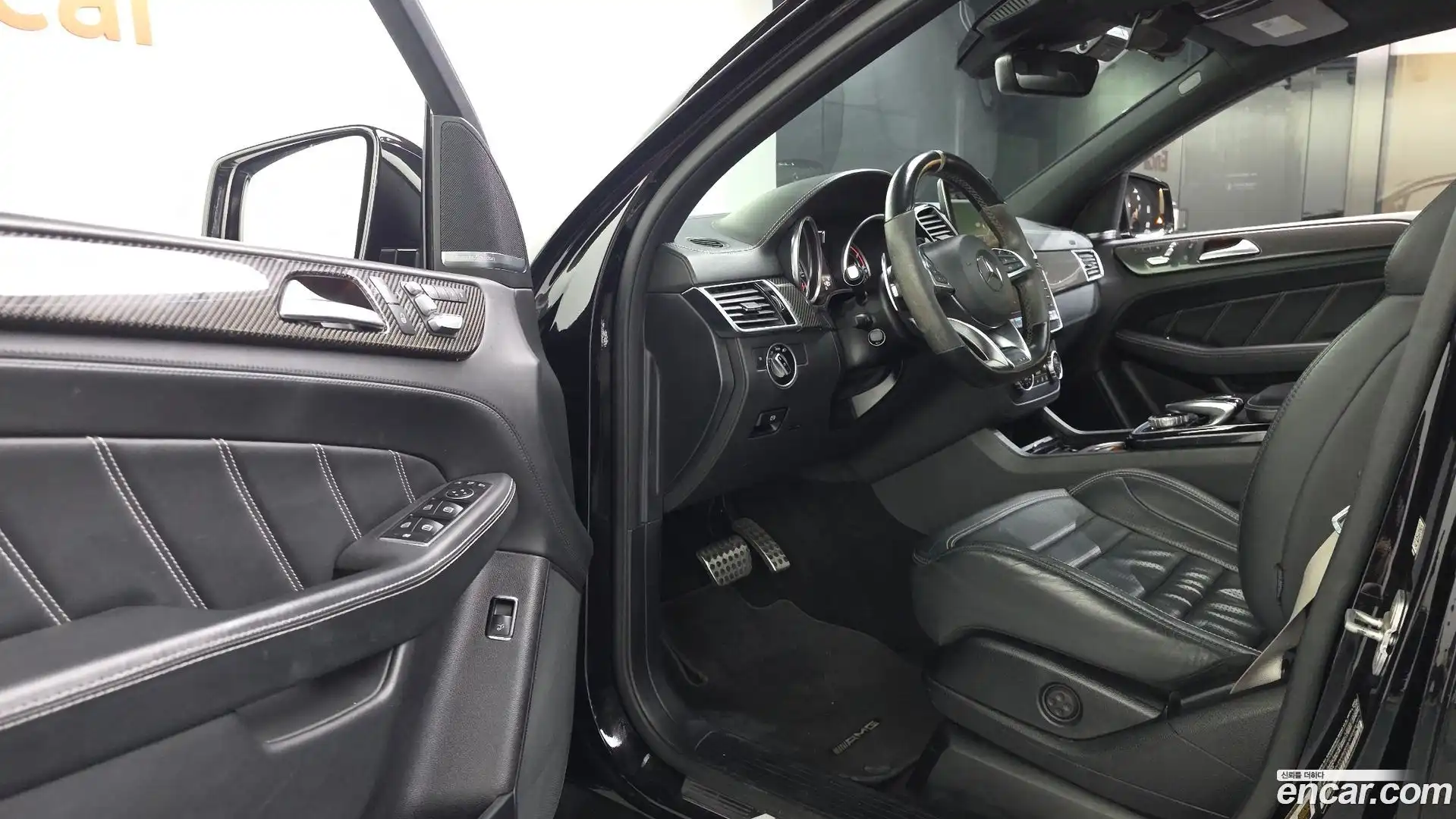 GLE-Class Mercedes-Benz 2017.2-INNER-010