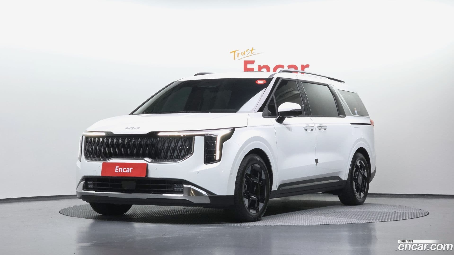 Main__Slider__Photo:Canival Kia 2024.1-0