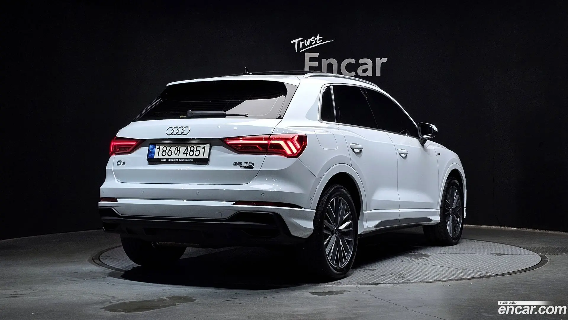 Main__Slider__Photo:Q3 Audi 2023.8-1