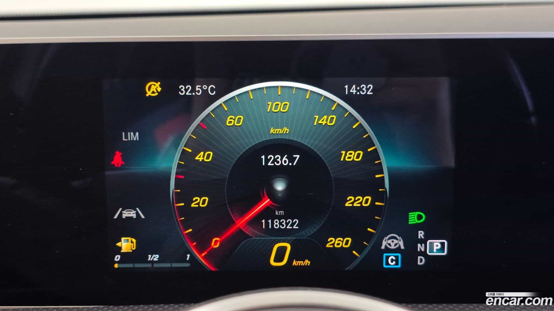 A-Class Mercedes-Benz 2020.1-INNER-008