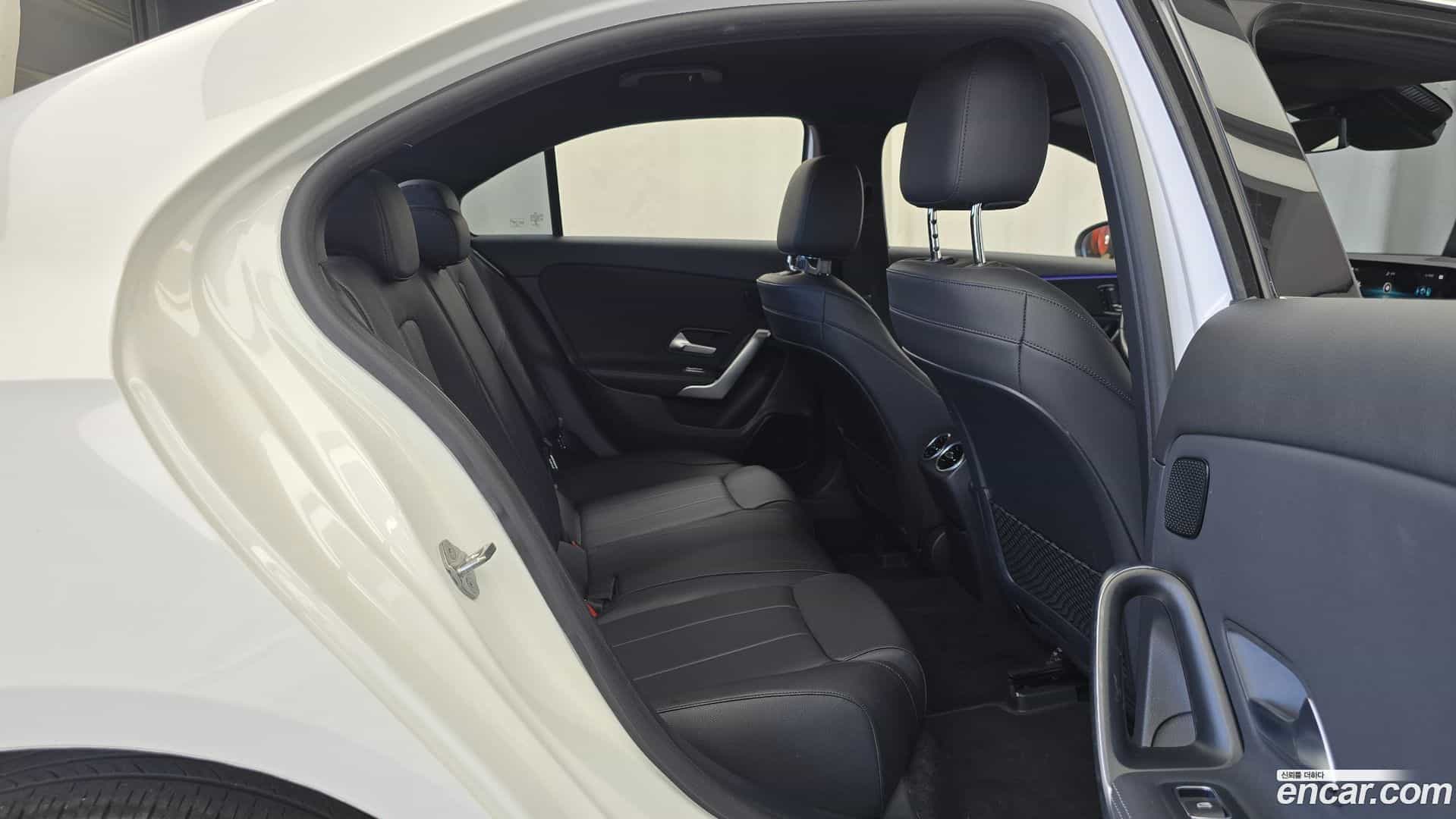 A-Class Mercedes-Benz 2020.1-OPTION-015