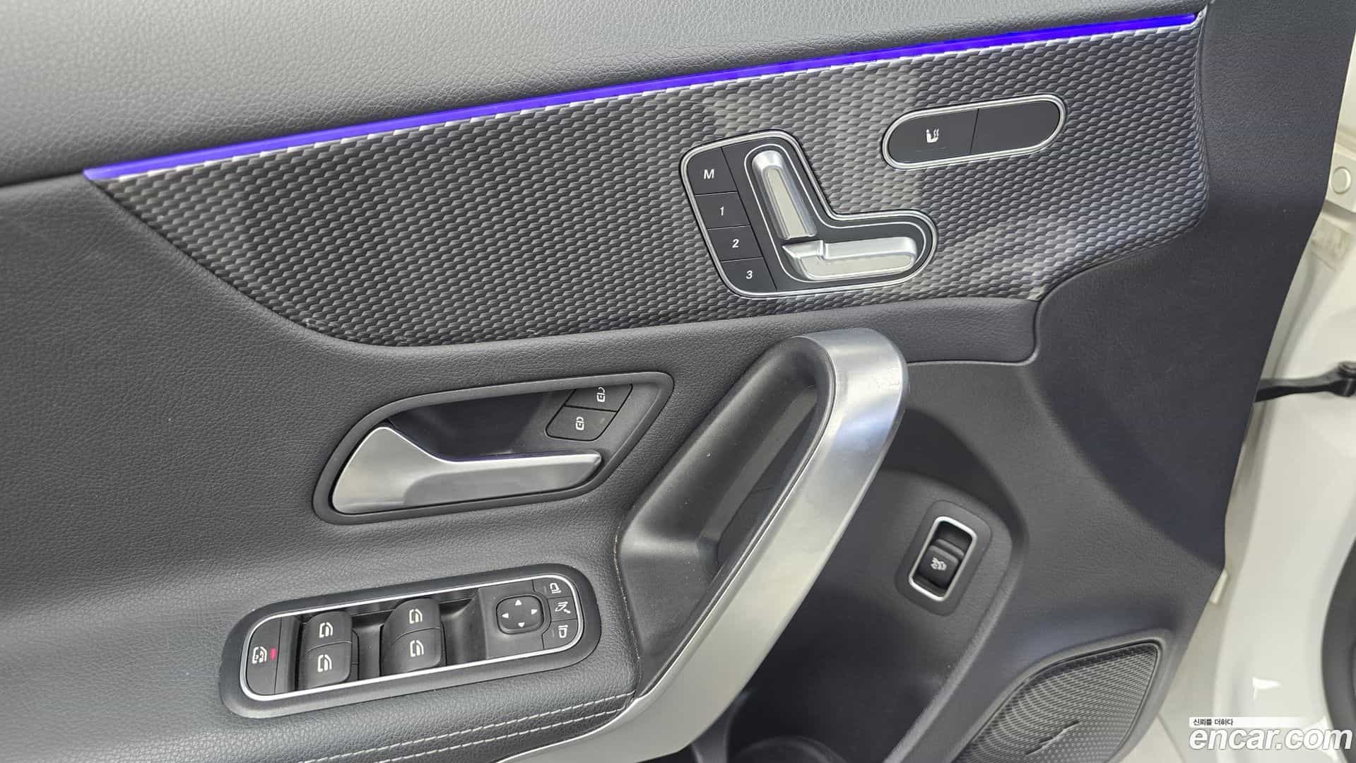 A-Class Mercedes-Benz 2020.1-OPTION-040