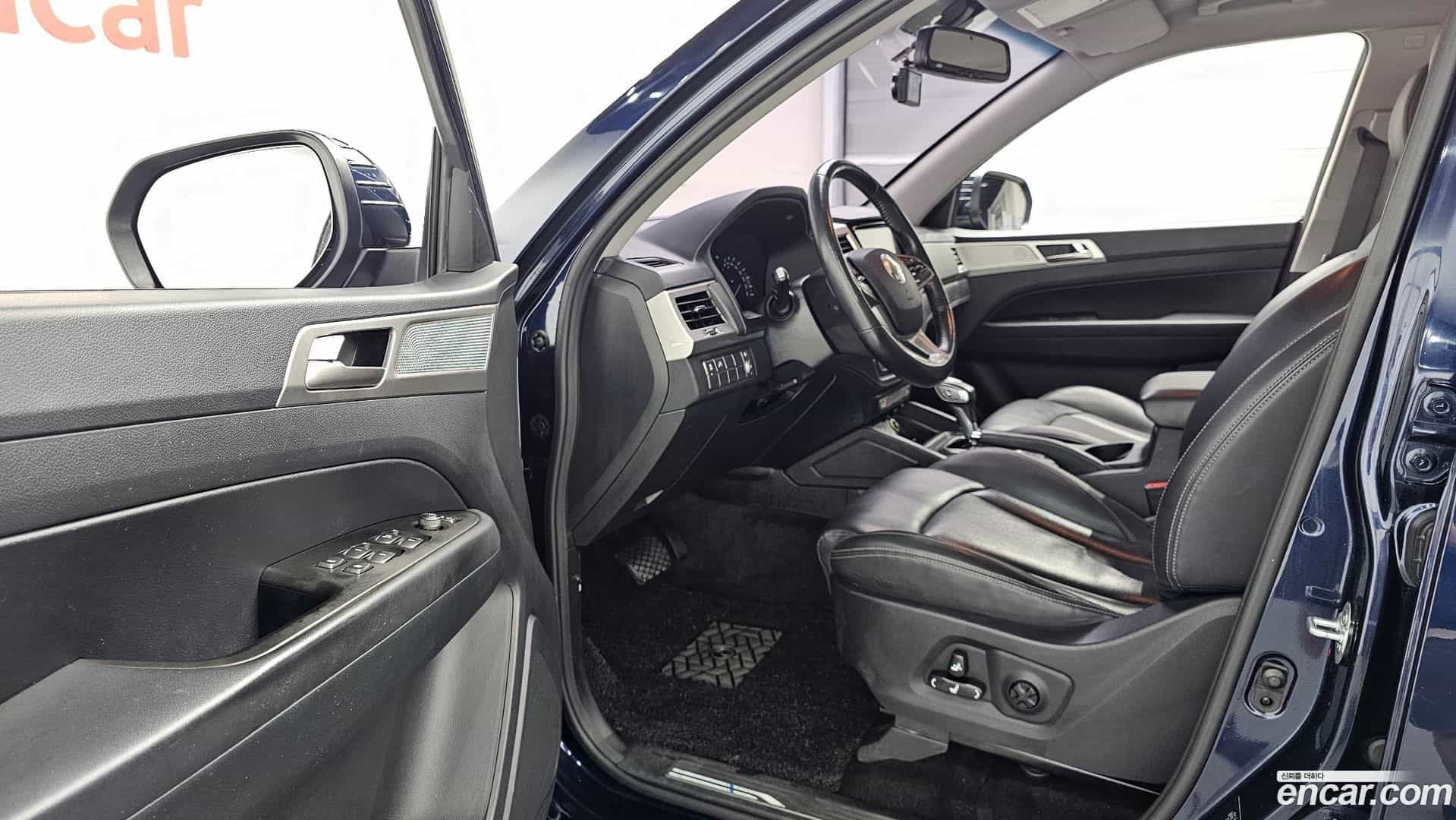 Rexton KG Mobility 2019.4-INNER-010