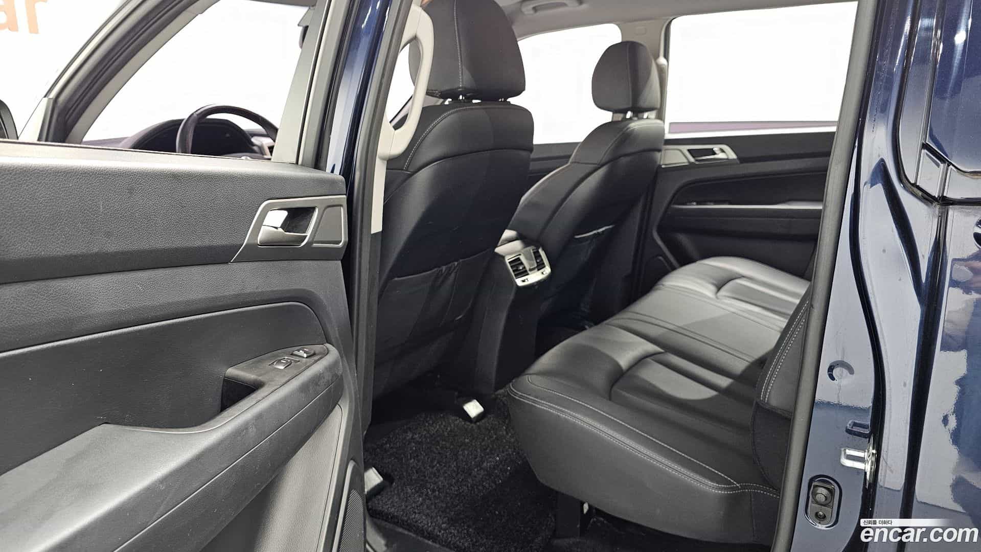 Rexton KG Mobility 2019.4-INNER-036