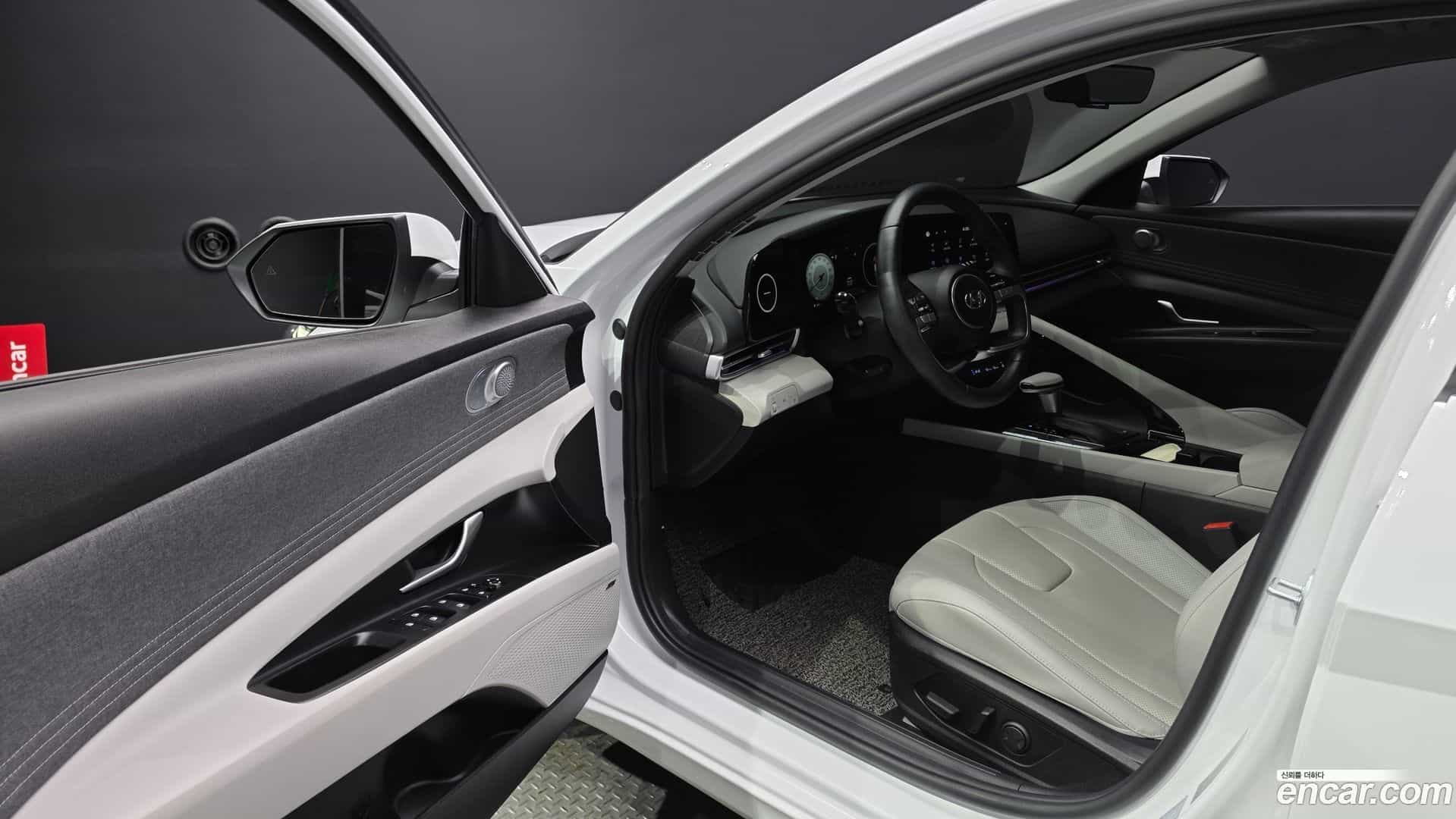 AVANTE Hyundai 2021.11-INNER-010