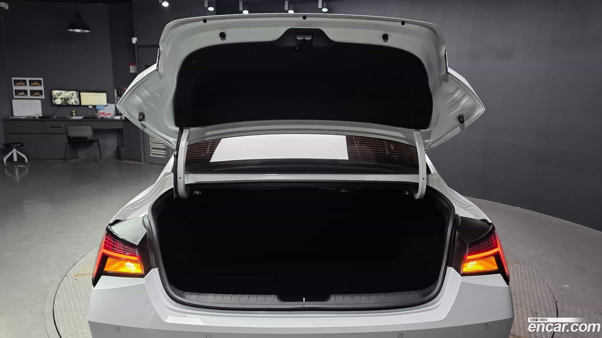 AVANTE Hyundai 2021.11-OPTION-024