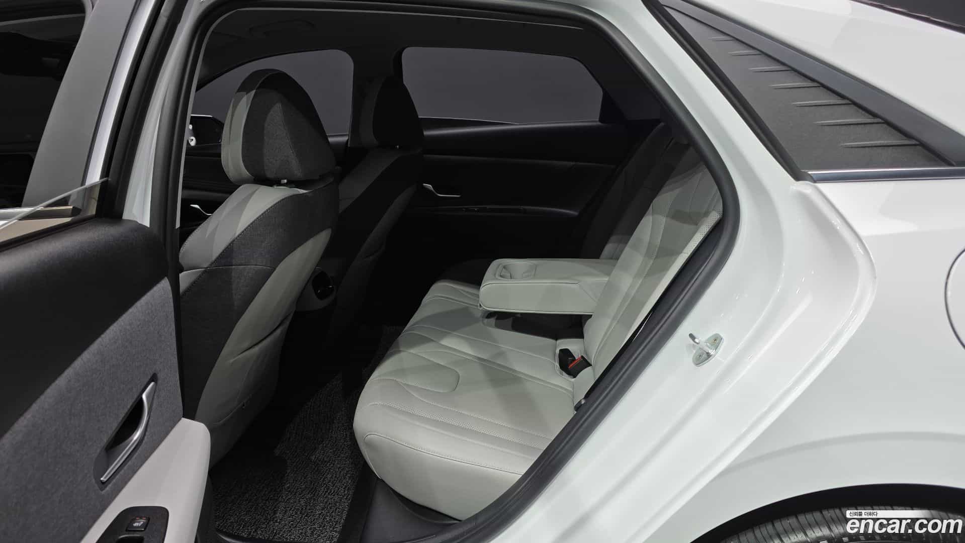 AVANTE Hyundai 2021.11-INNER-036