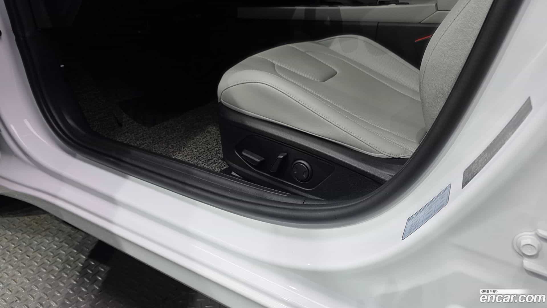 AVANTE Hyundai 2021.11-OPTION-045