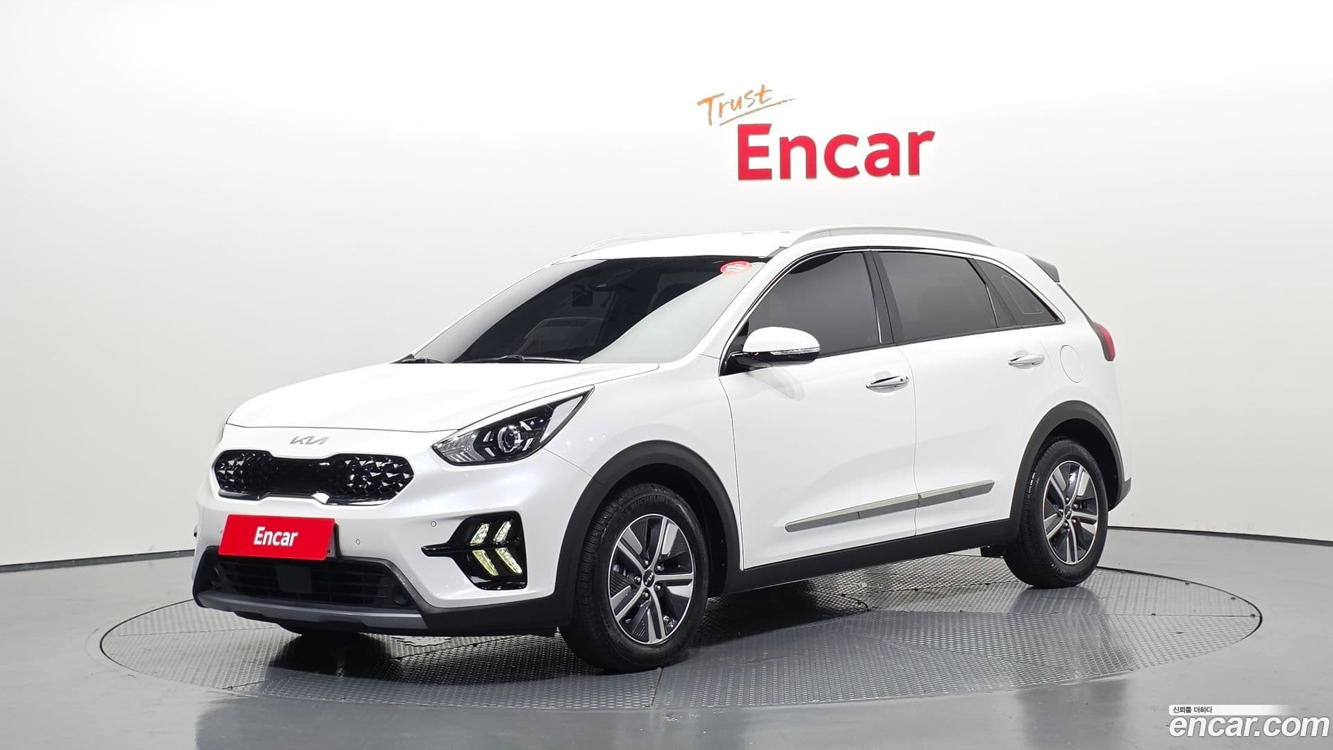 Main__Slider__Photo:Niro Kia 2021.11-0