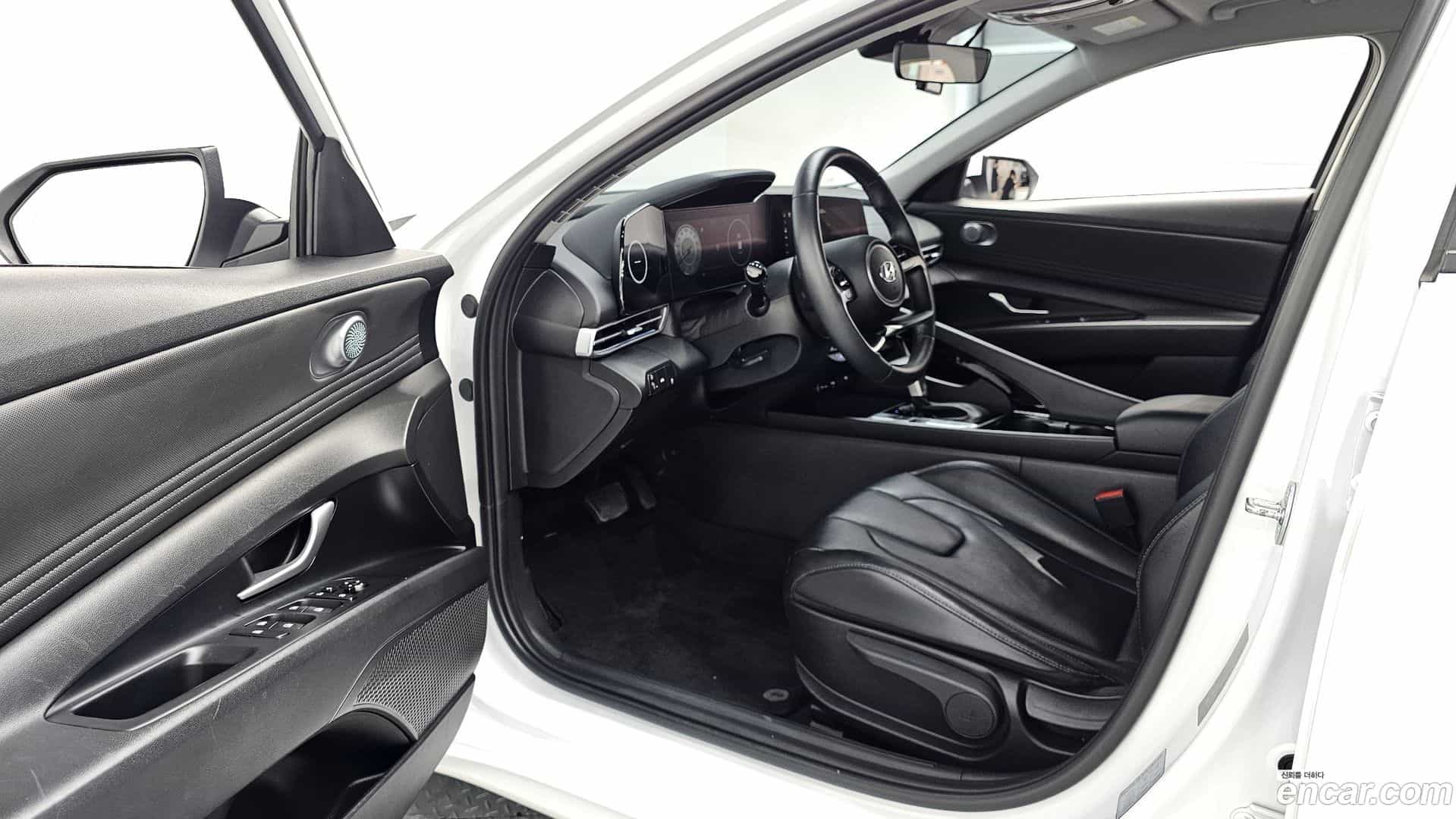 AVANTE Hyundai 2023.1-INNER-010
