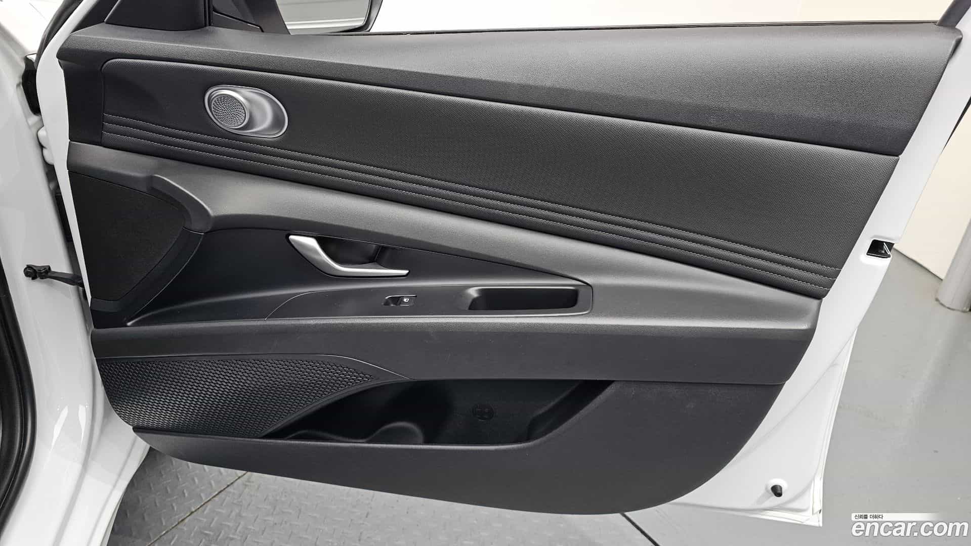 AVANTE Hyundai 2023.1-INNER-034