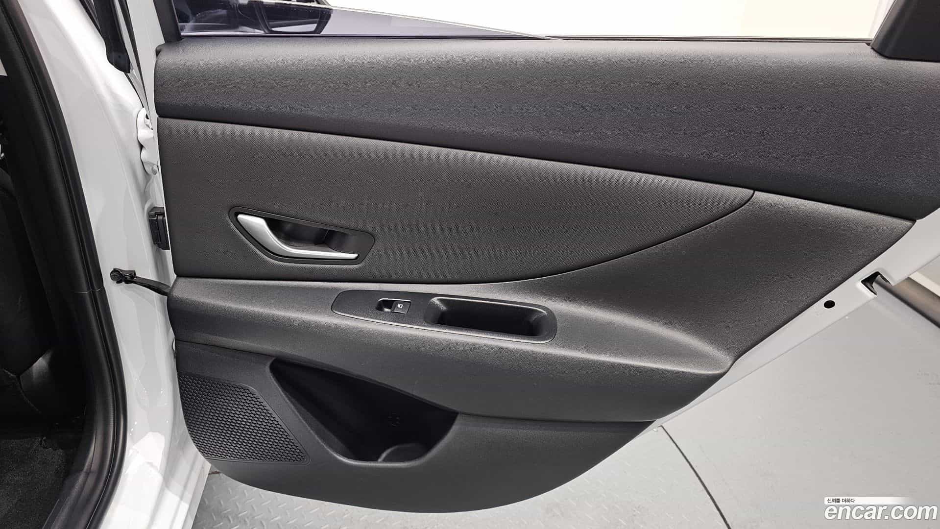 AVANTE Hyundai 2023.1-INNER-035