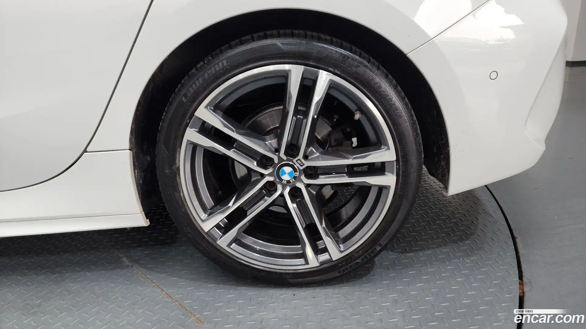 1-Series BMW 2021.5-OUTER-031
