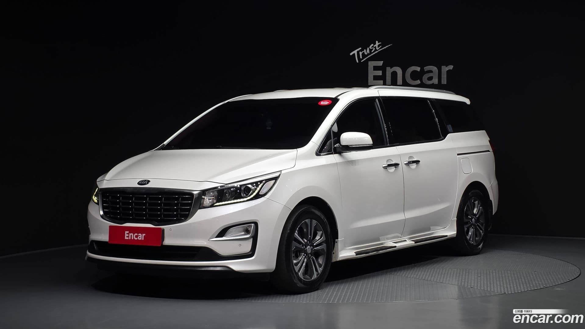 Main__Slider__Photo:Canival Kia 2018.3-0