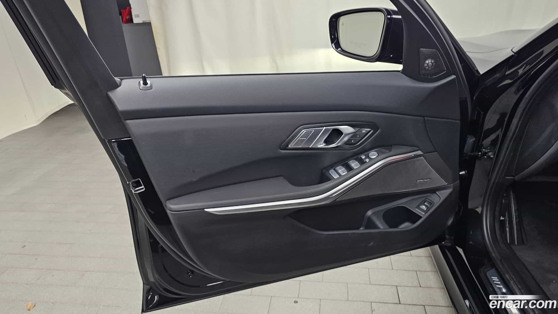 3-Series BMW 2025.0-INNER-034