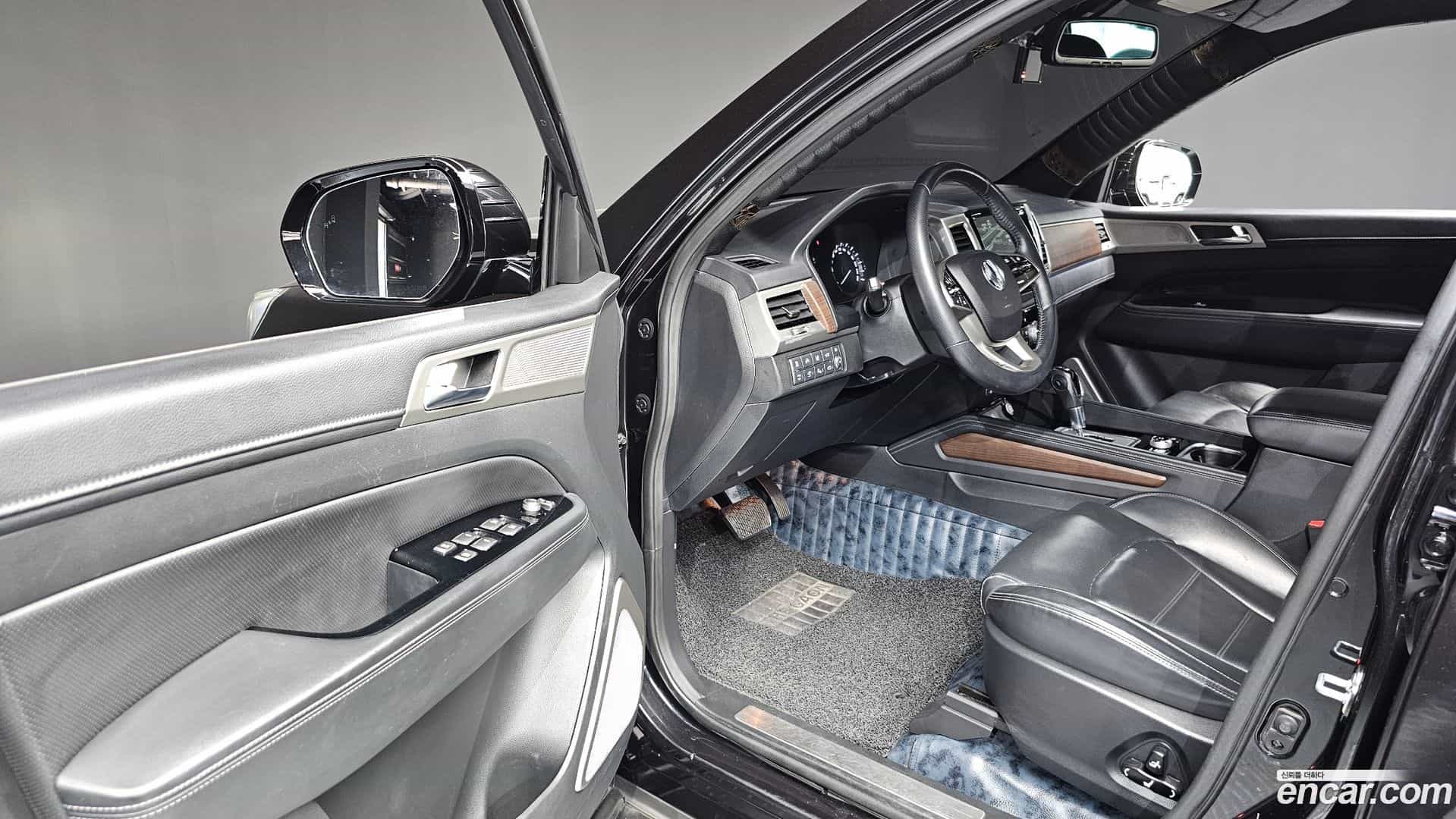 Rexton KG Mobility 2018.2-INNER-010