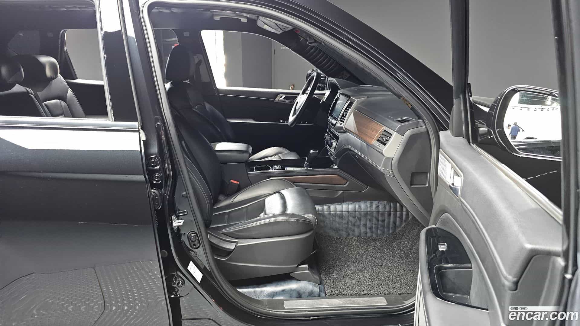Rexton KG Mobility 2018.2-INNER-036