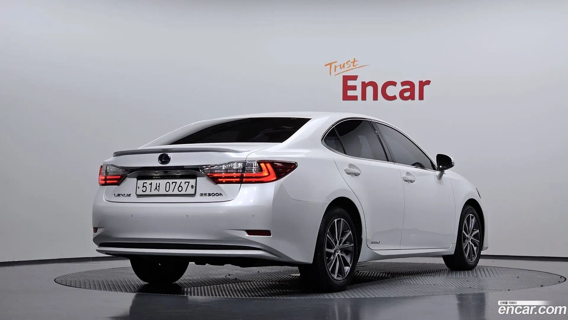 Main__Slider__Photo:ES Lexus 2016.5-1