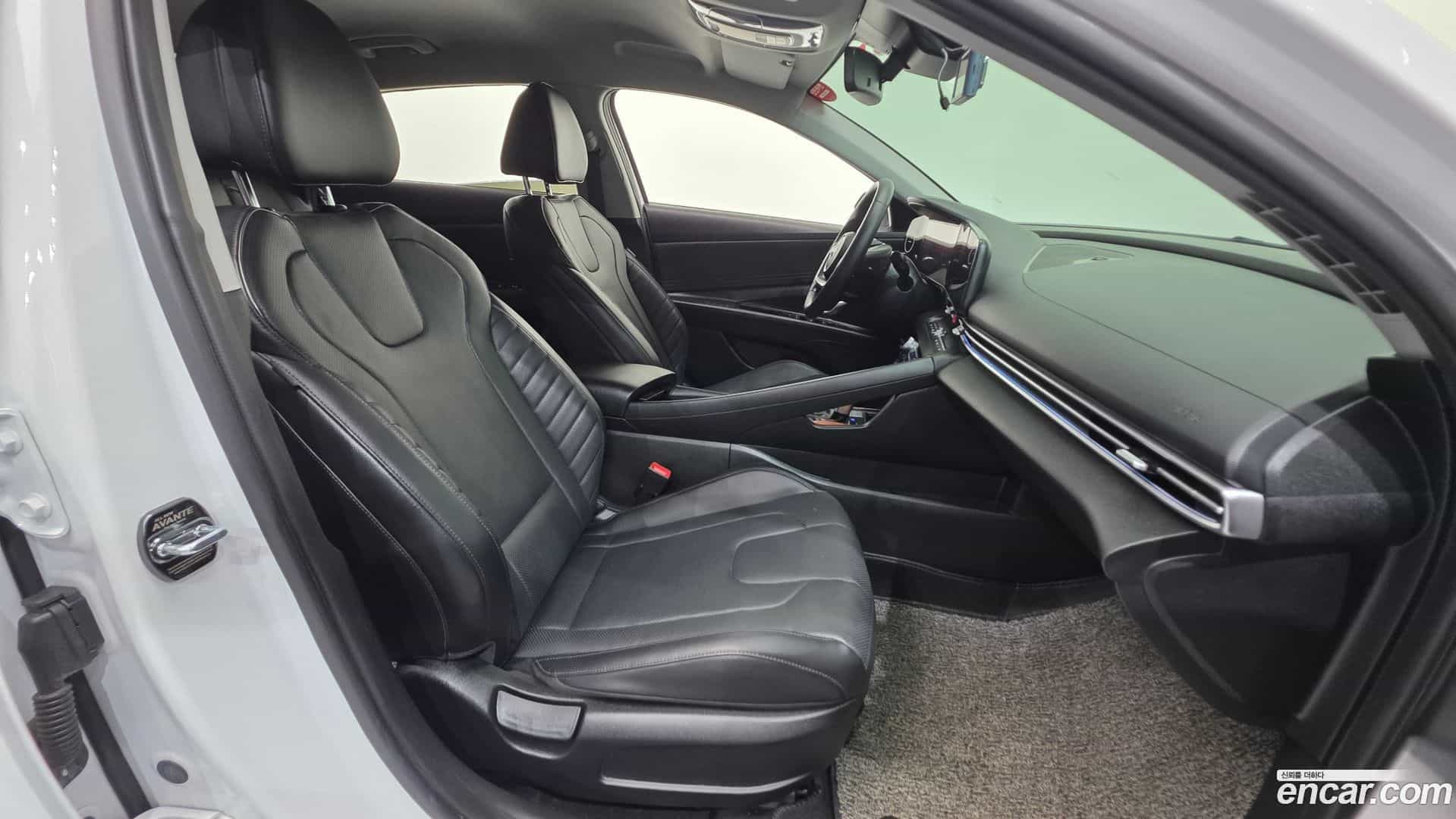 AVANTE Hyundai 2020.5-INNER-010