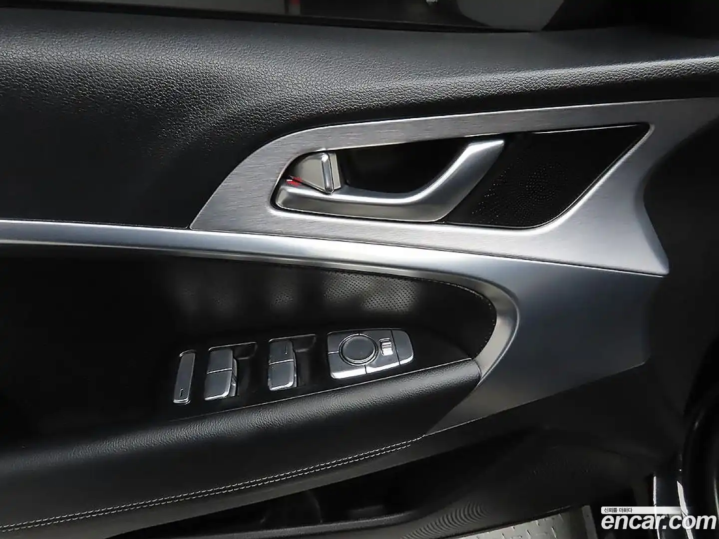 G70 Genesis 2020.8-INNER-010