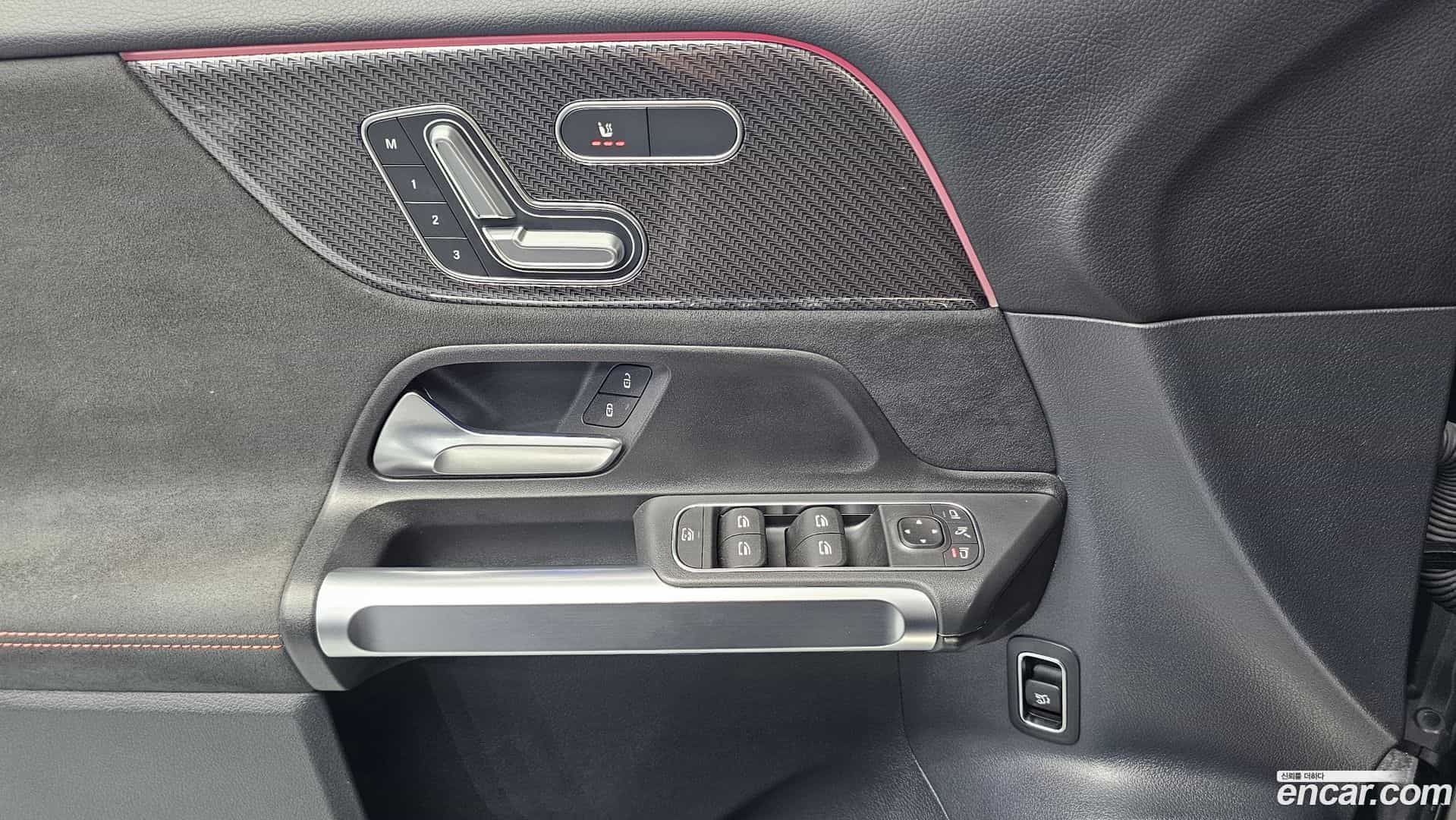 GLB-Class Mercedes-Benz 2022.4-OPTION-042