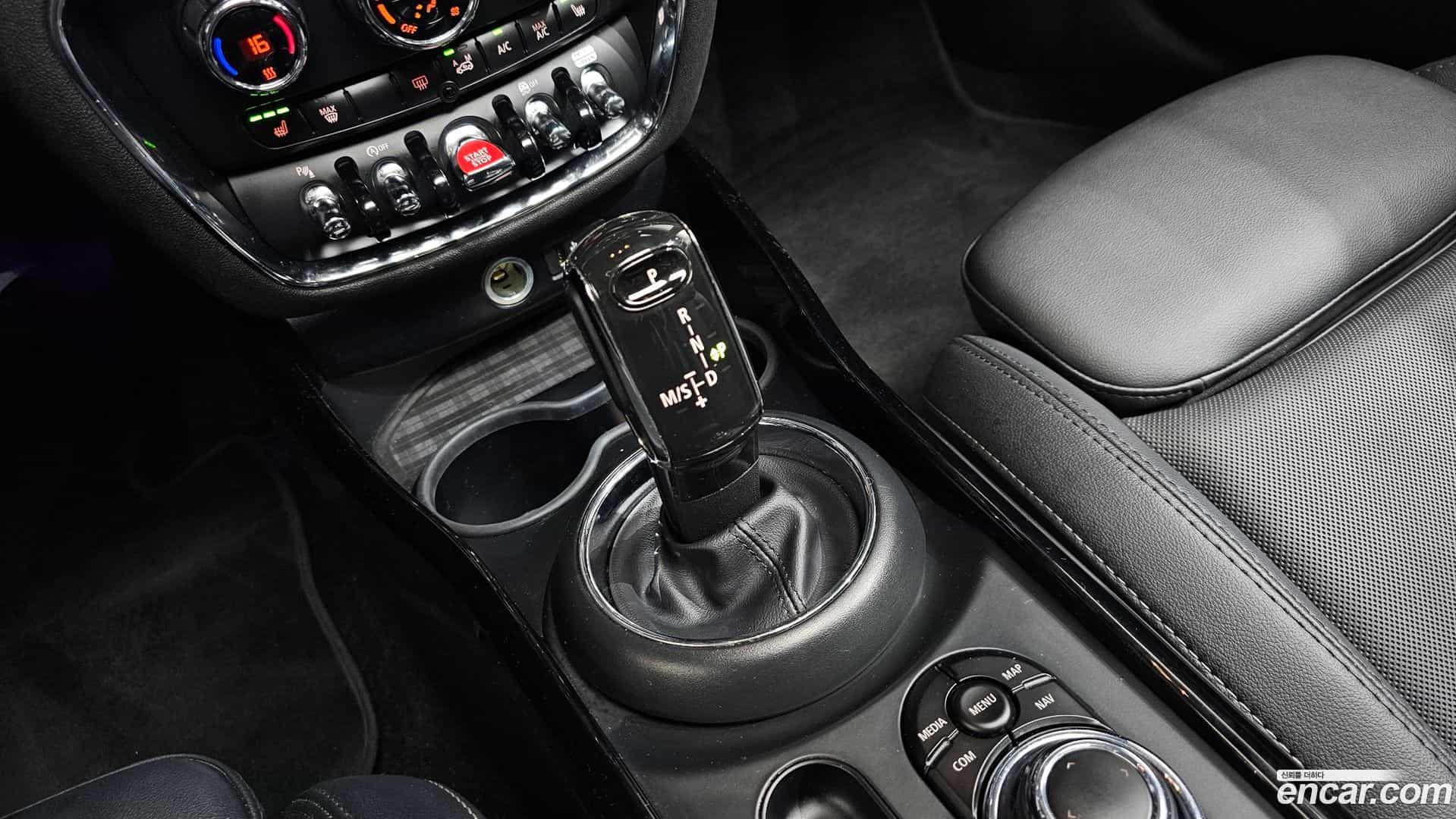 Clubman Mini 2022.4-INNER-009