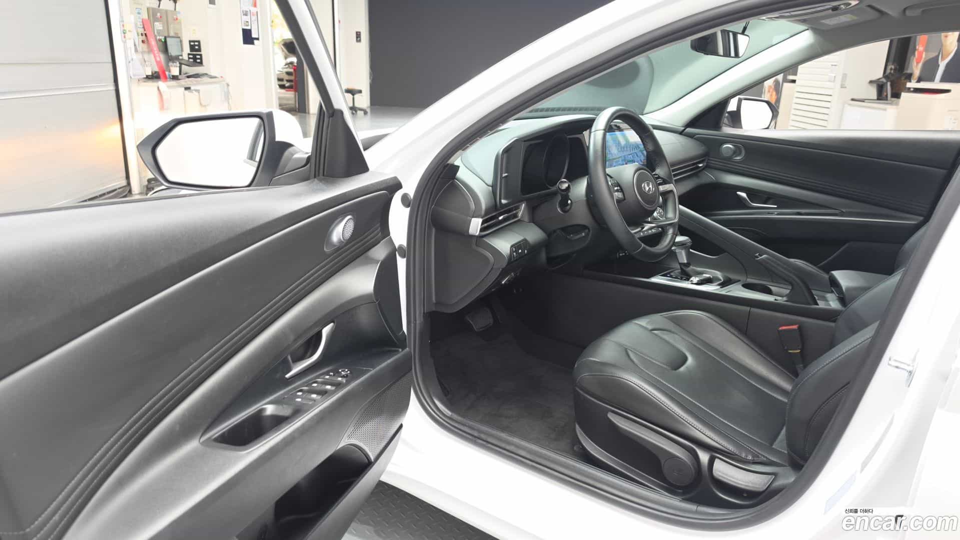 AVANTE Hyundai 2021.5-INNER-010