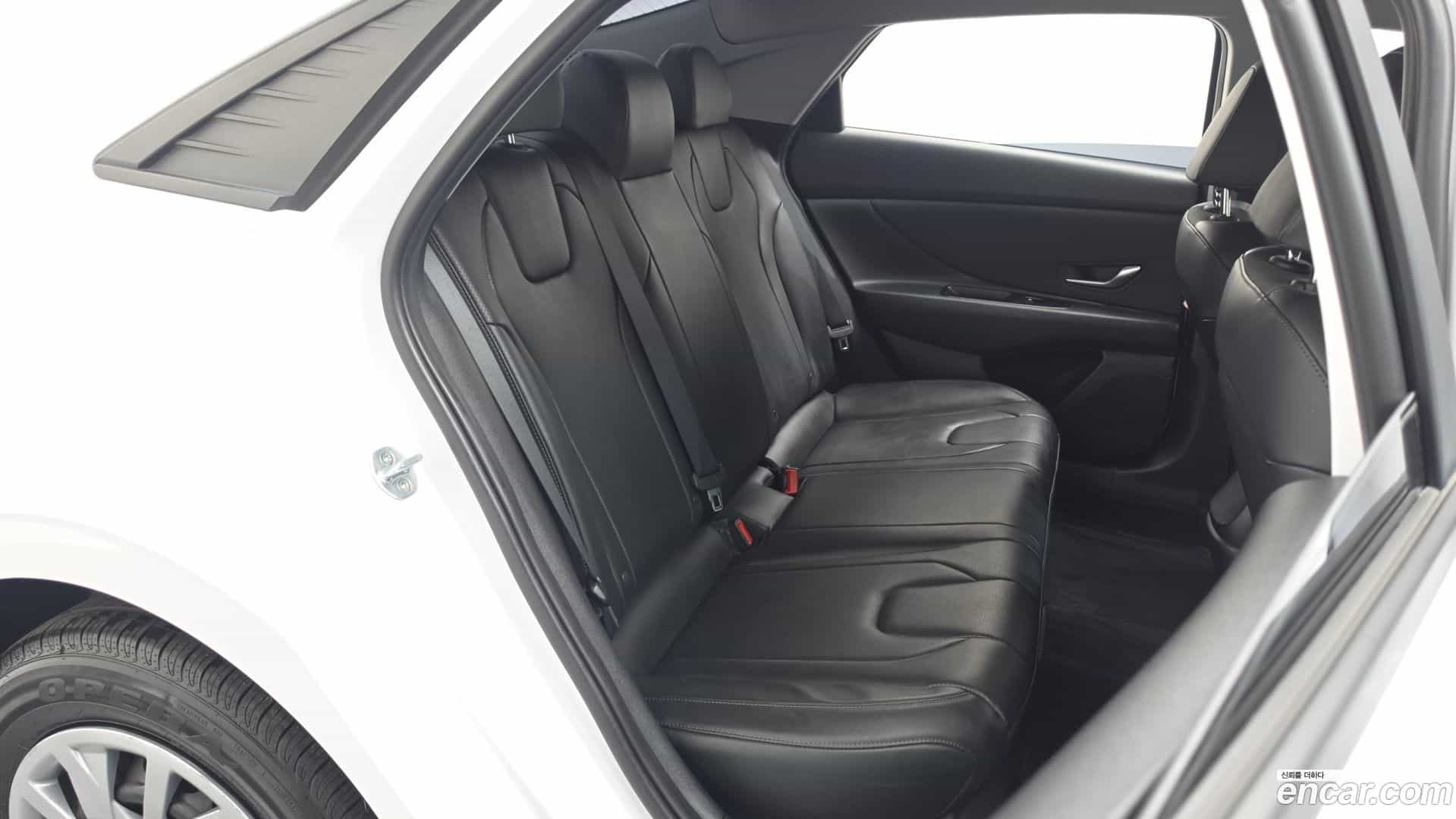 AVANTE Hyundai 2021.5-OPTION-016