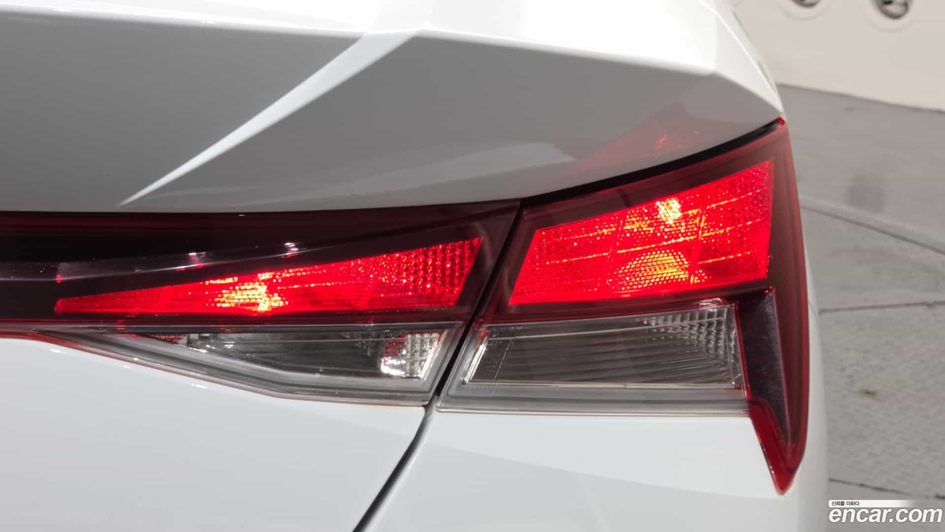 AVANTE Hyundai 2021.5-OUTER-033