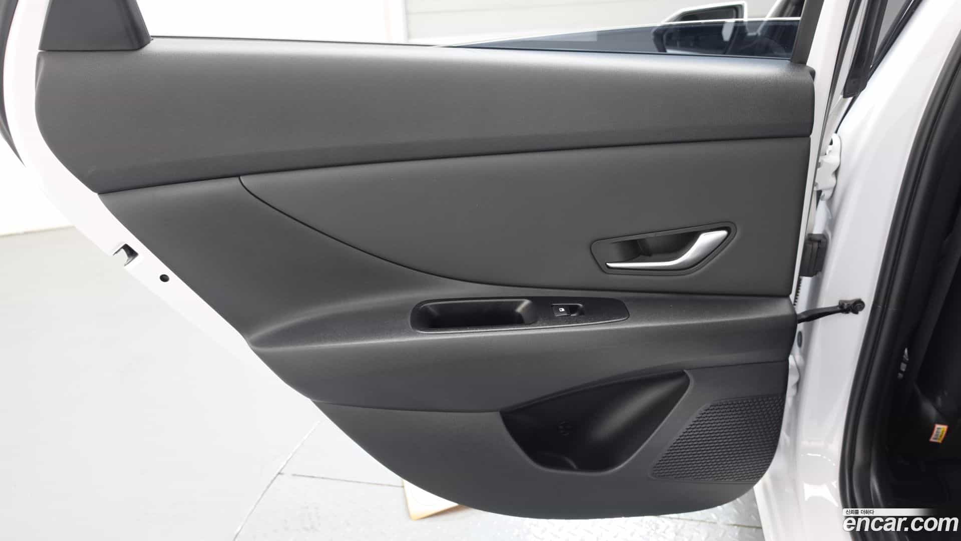 AVANTE Hyundai 2021.5-INNER-035