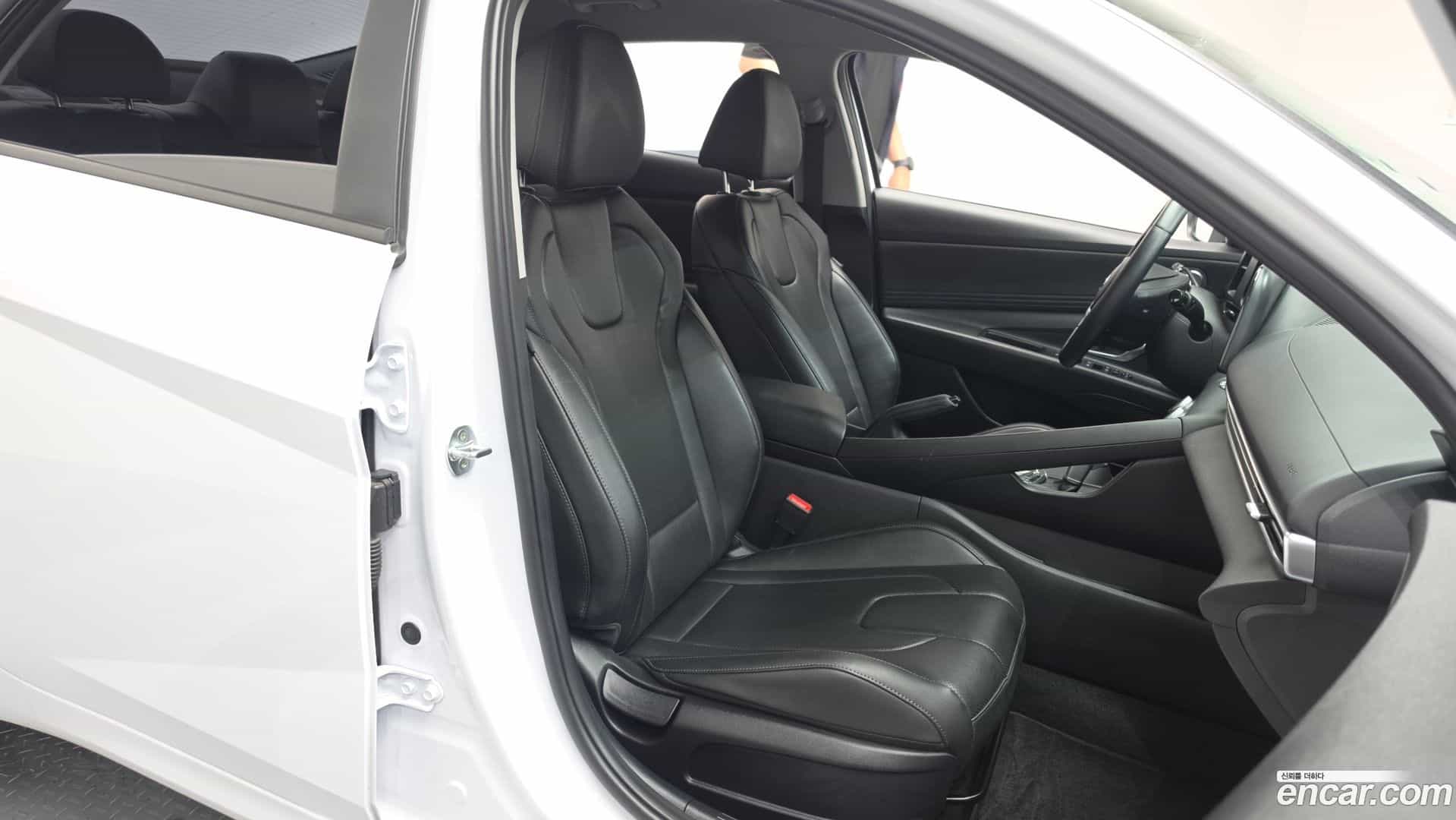 AVANTE Hyundai 2021.5-INNER-036