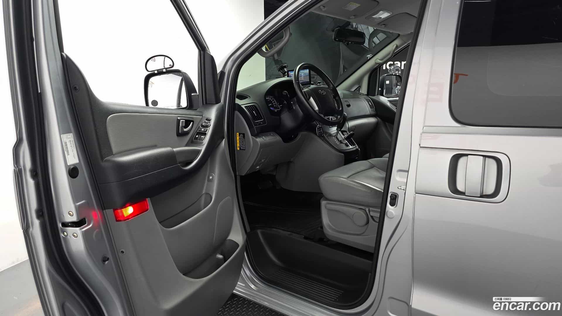 Starex Hyundai 2020.4-INNER-010