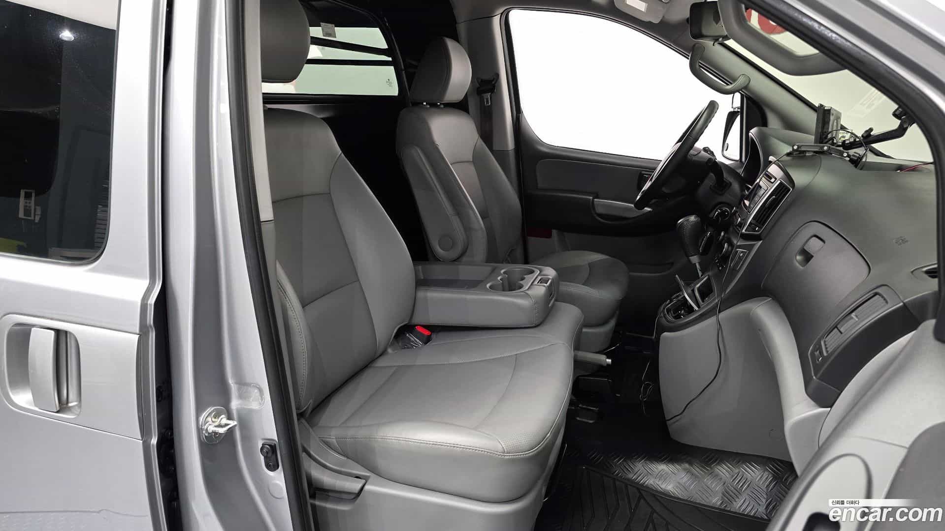 Starex Hyundai 2020.4-OPTION-015