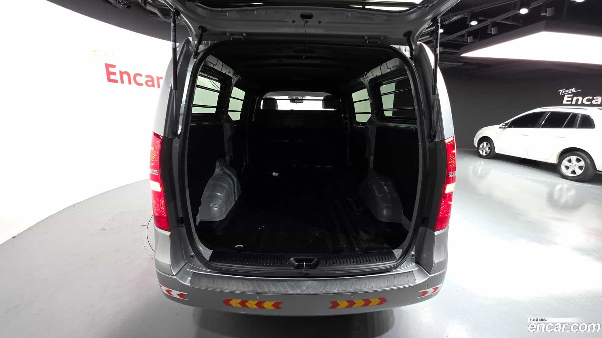 Starex Hyundai 2020.4-OPTION-024