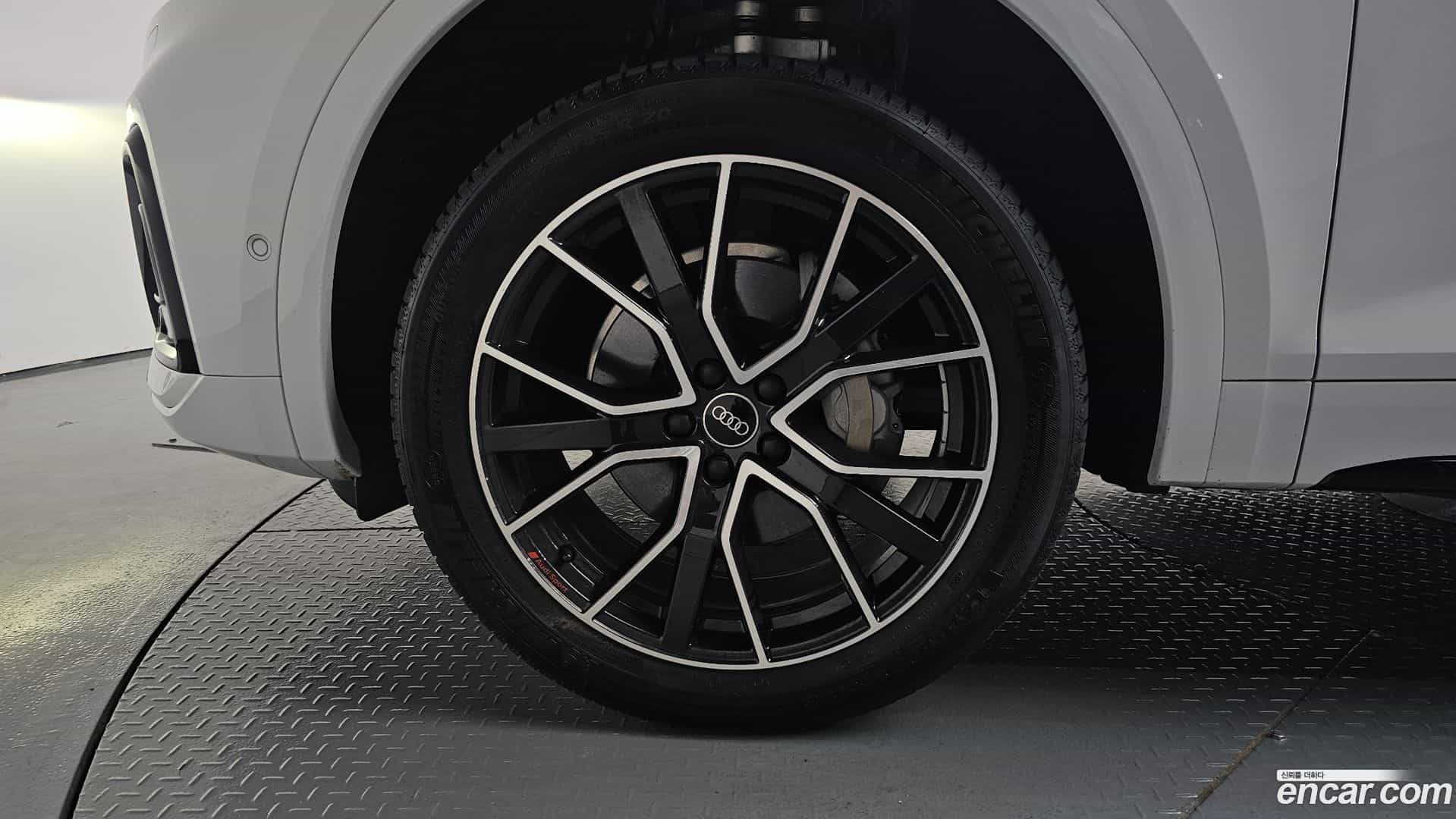 Q5 Audi 2024.11-OUTER-005